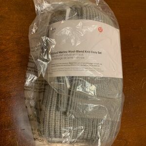 Lululemon Ribbed Merino Wool-Blend Hat and Mitten Set NWT